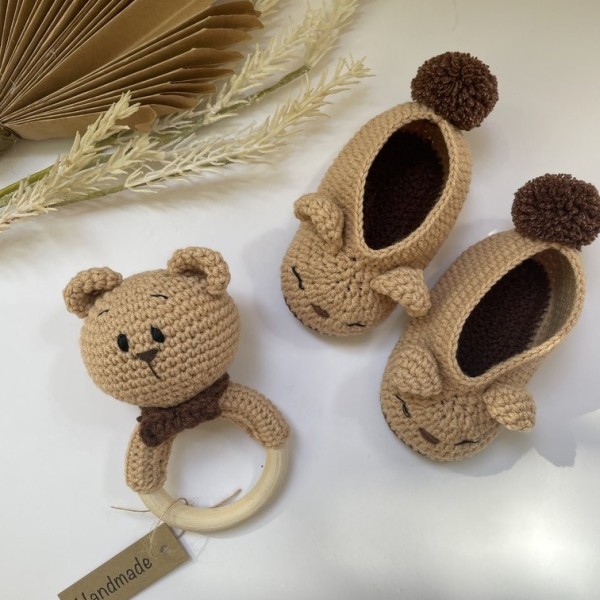 Little Bear crochet baby shoes